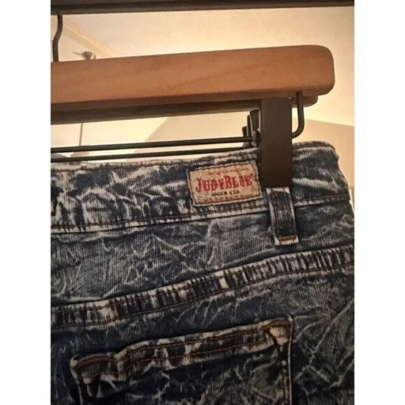 Judy Blue Distressed Shorts Size Large‎ - Picture 6 of 7